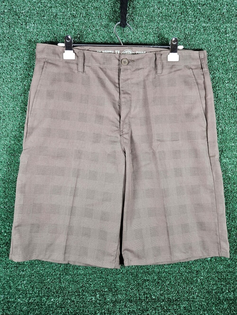 Dickies Classic Brown Plaid Casual Lightweight Shorts / Mens Size 36